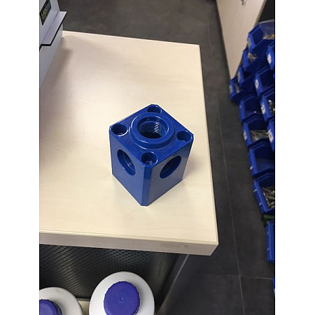 "Elemente si racorduri sisteme pneumatice AIRPRESS Kostka rozdzielajaca aluminium z mocowaniem do sciany 5 x 1/2"" nie zawiera szybkozlaczek" AIRPRESS KOSTKA